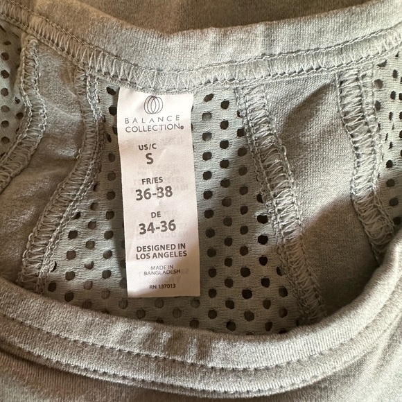 Balance Collection women’s yoga top size small scoop neck with mesh back details - Picture 2 of 4